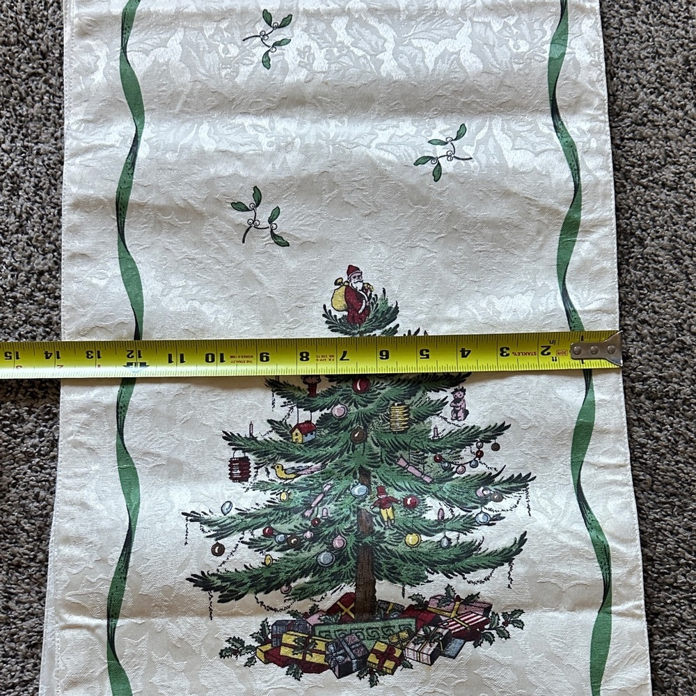Spode Christmas Tree Table Runner - Green and Cream - Picture 9 of 10